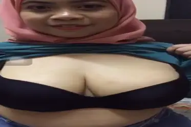 Bokep Indo Bunda Tobrut Doyan Sepong poster
