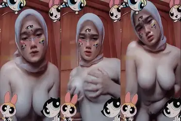 Bokep Jilbab ABG Indo Susu Diremas Keras Sambil Desah poster