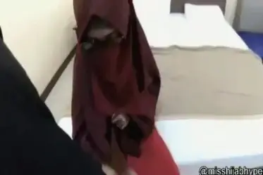 Misshijabhyper Jilbab Merah Ngocok Memek Basah Gila poster